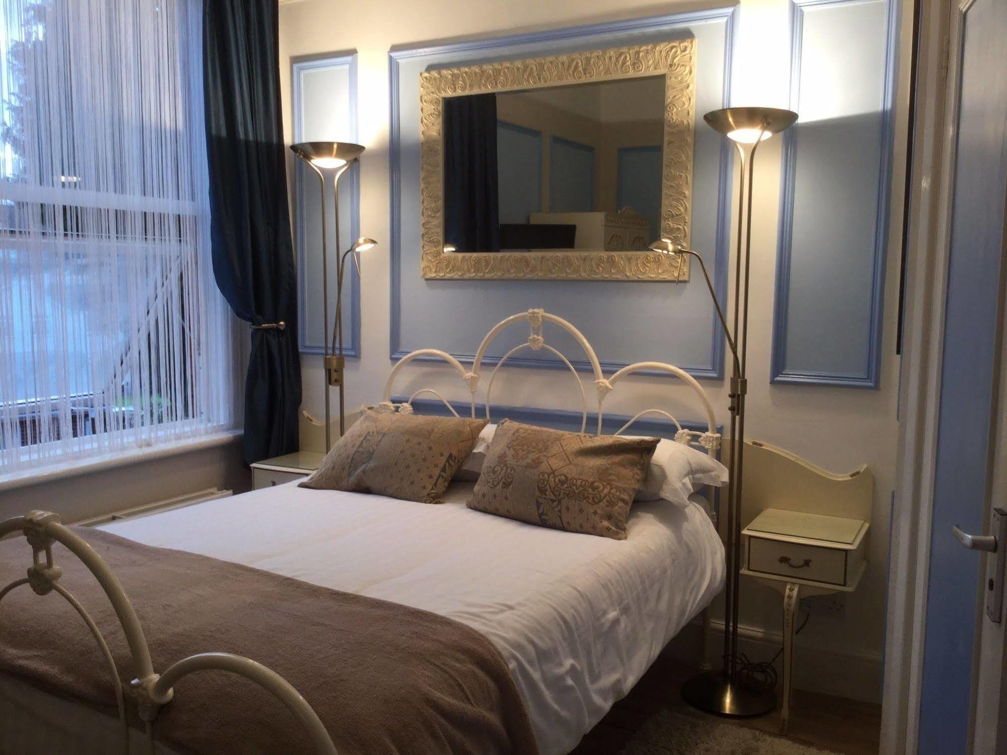 The Groveside Guest House Сидмут Екстериор снимка